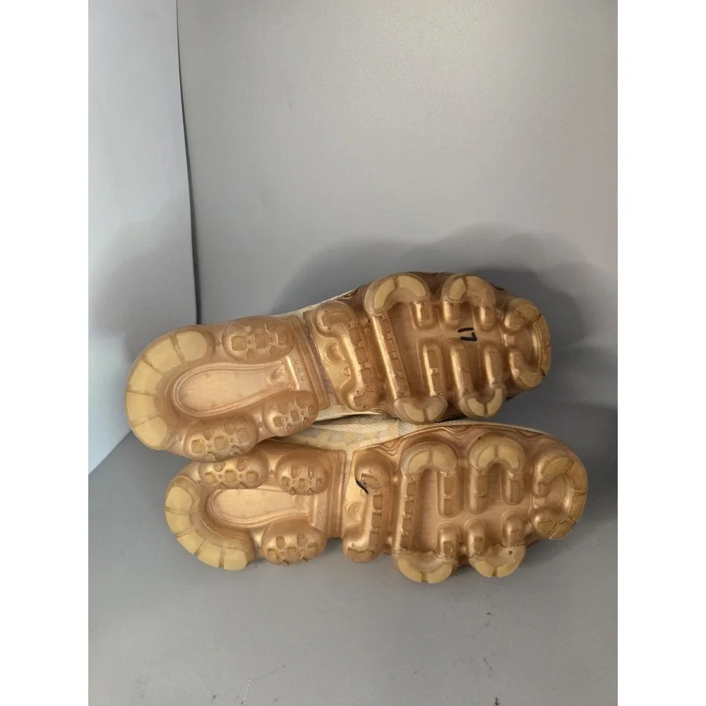 Nike Air VaporMax 2019 Gold Club Gold Women Size 6 Running Shoes AR6632-101